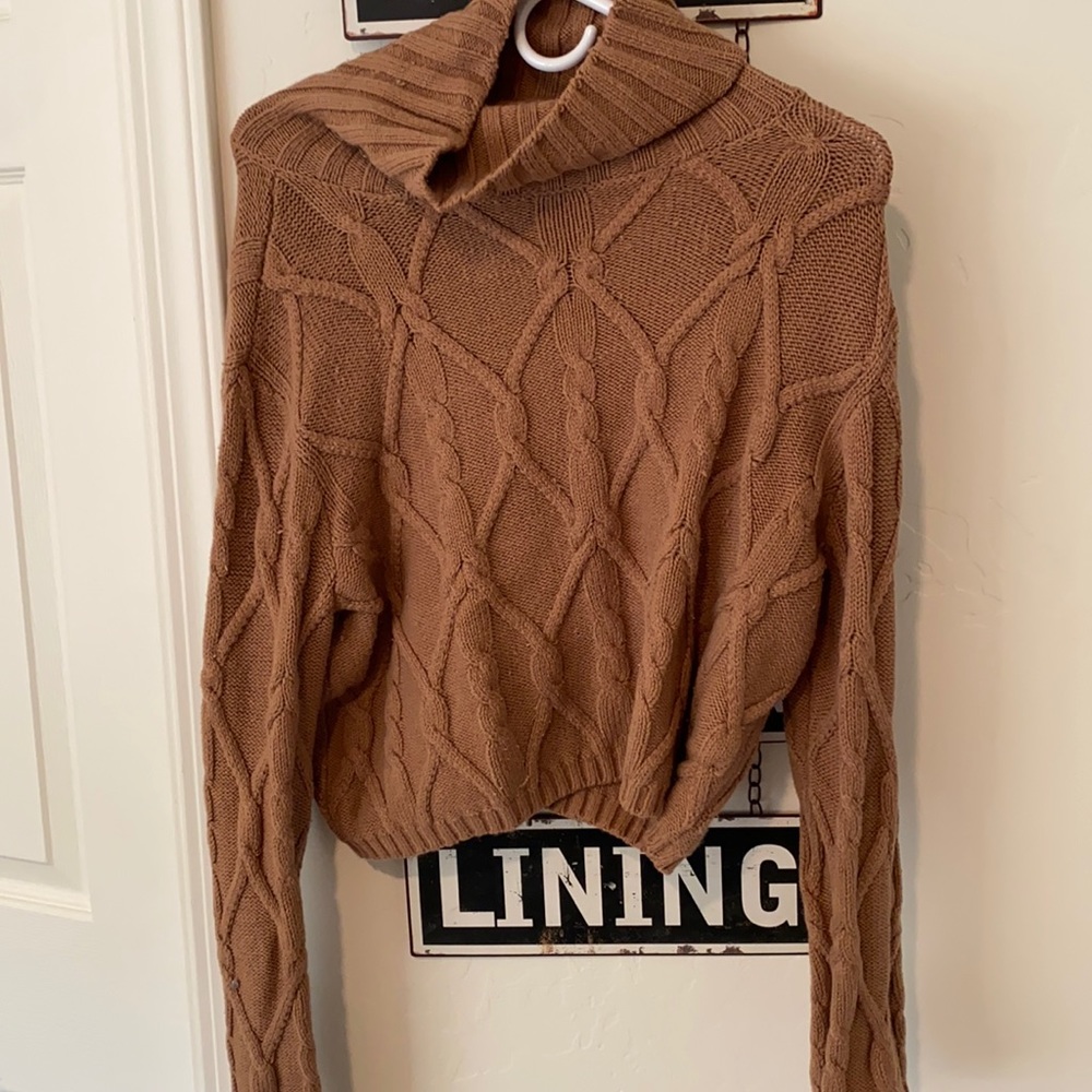 Crop top turtle neck sweater